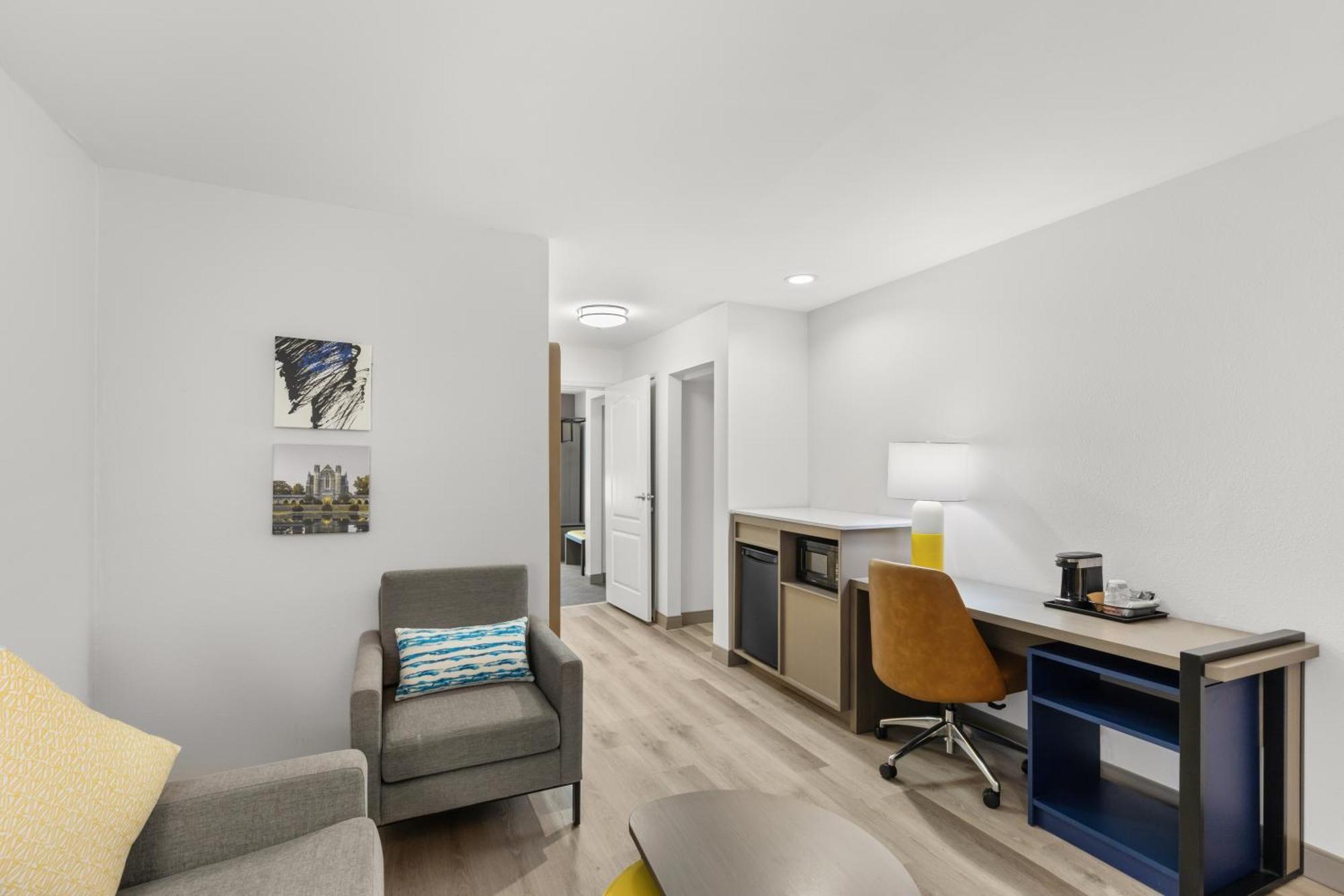 Comfort & South Hotel 3*